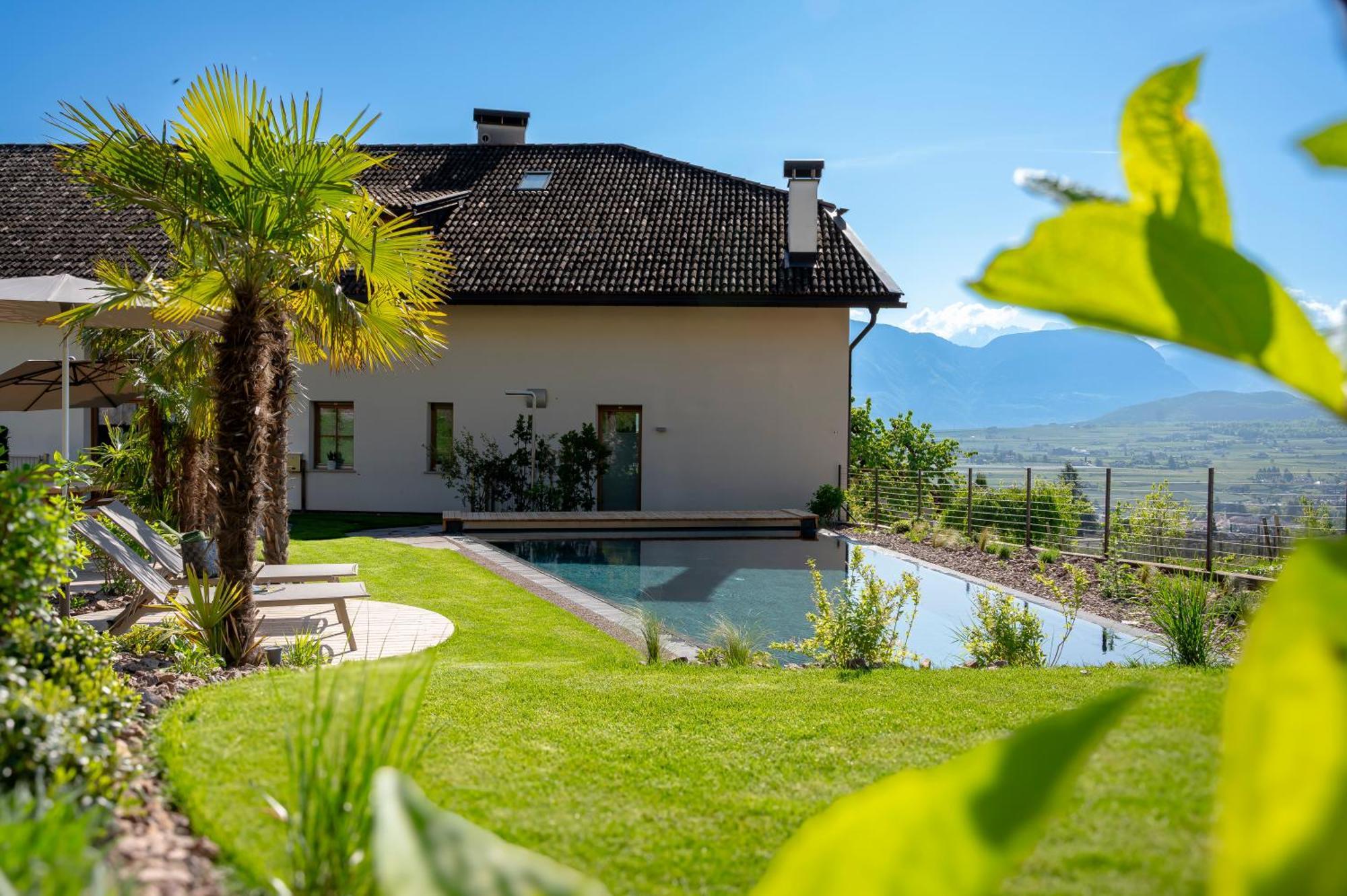 Weingut Lahn Zu Eppan Apartment Appiano Sulla Strada Del Vino Exterior photo