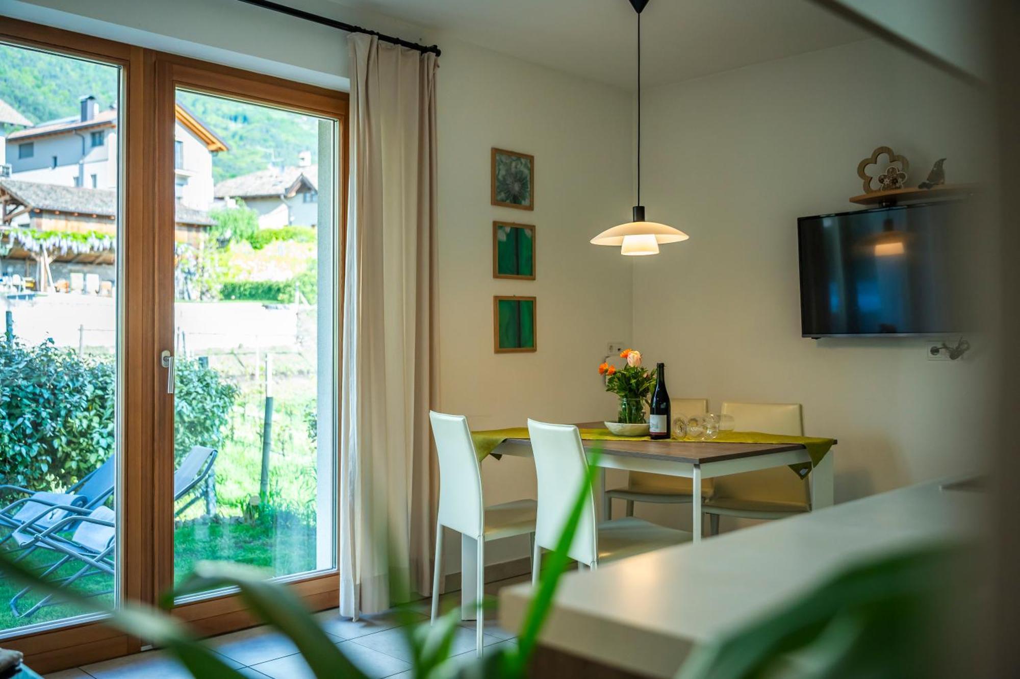 Weingut Lahn Zu Eppan Apartment Appiano Sulla Strada Del Vino Room photo